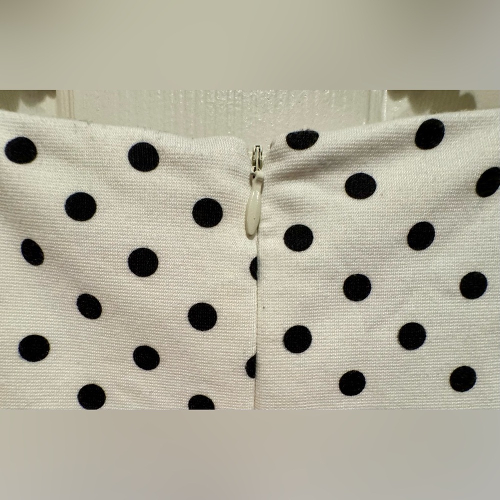 Dress - Chaps - white w/ black polka dots - size 14. Flattering. Pockets! Great - Picture 7 of 8